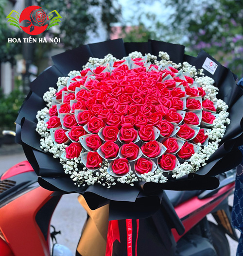 Bó hoa tiền 500k 99 bông hồng
