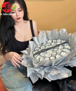 Bó hoa nhũ đen bạc sang trọng