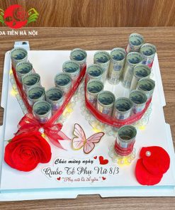 Cốt bánh sinh nhật bằng tiền chữ VỢ