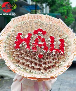 Bó hoa tiền 200k xếp chữ theo tên chủ nhân