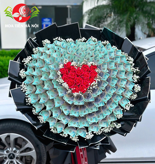 Bó hoa tiền 500k trái tim đen viền bạc